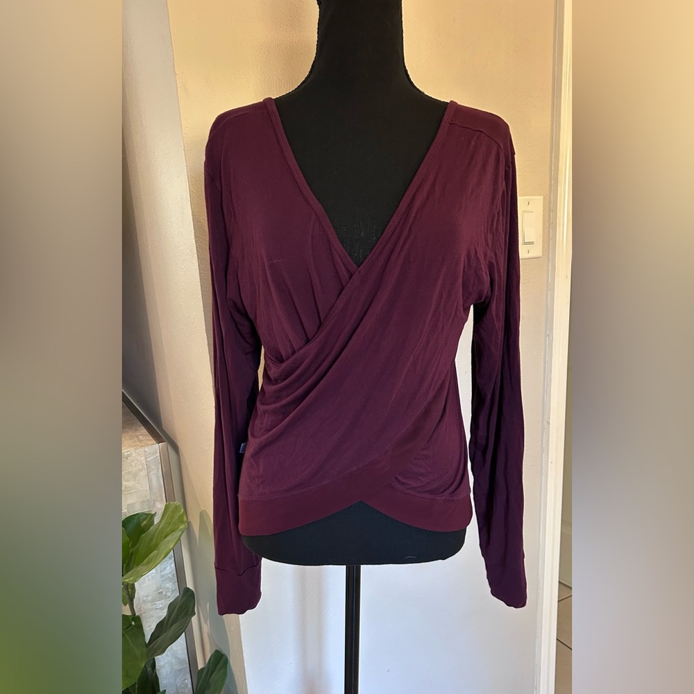 Laundry By Shelli Segal Plum Surplice Long-Sleeve Top